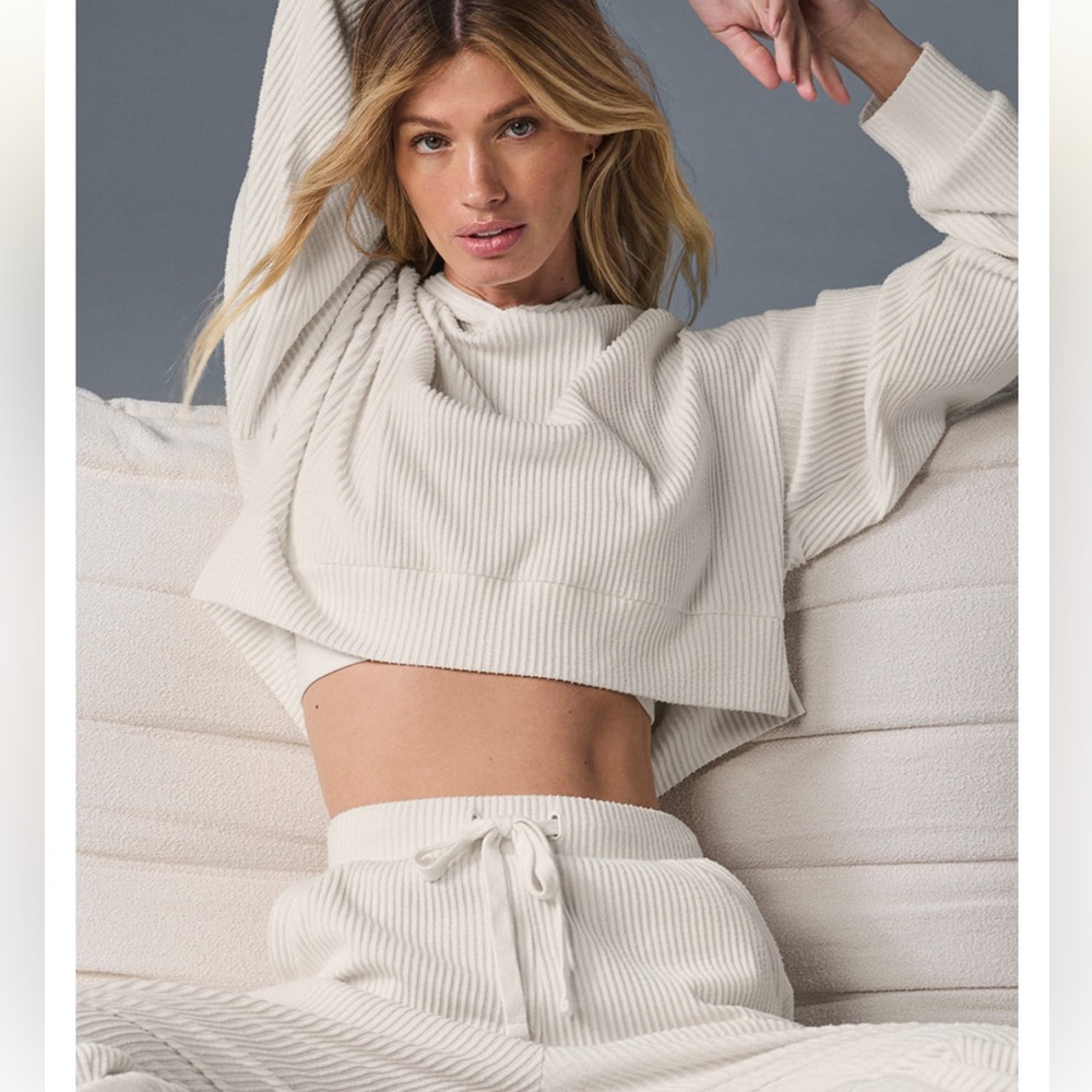 Alo Muse Hoodie and sweatpants